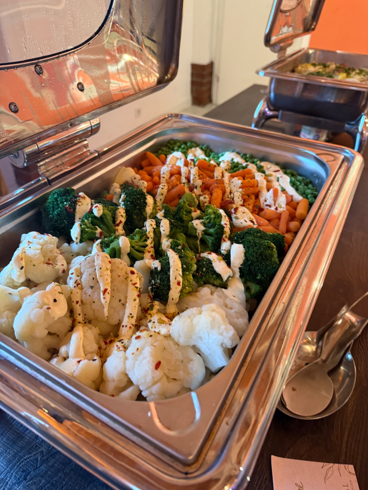 Beilagen auf einem Buffet